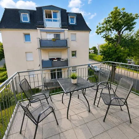 Comfortable Two With Balcony *